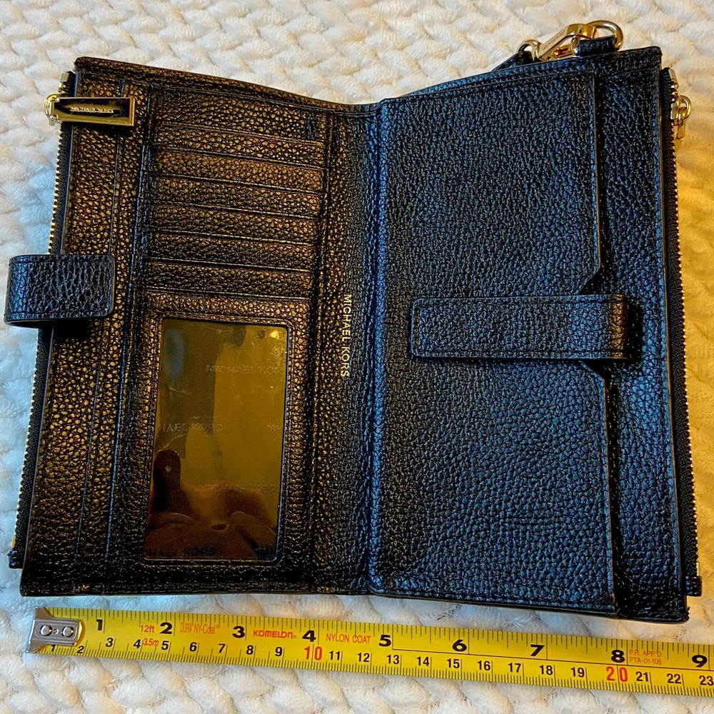 Michael Kors Cell Phone + Wallet/Clutch Black